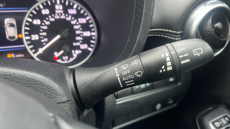 Nissan Juke 1.0 DiG-T 114 N-Connecta 5dr Petrol Hatchback